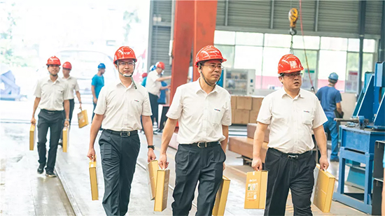 萬力集團(tuán)“送清涼”活動，慰問一線員工