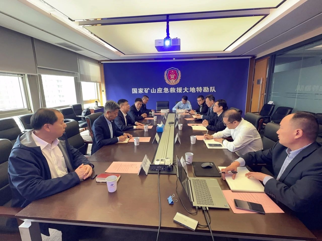 山河智能董事長(zhǎng)付向東帶隊(duì)拜訪中煤地質(zhì)總局、大地特勘公司